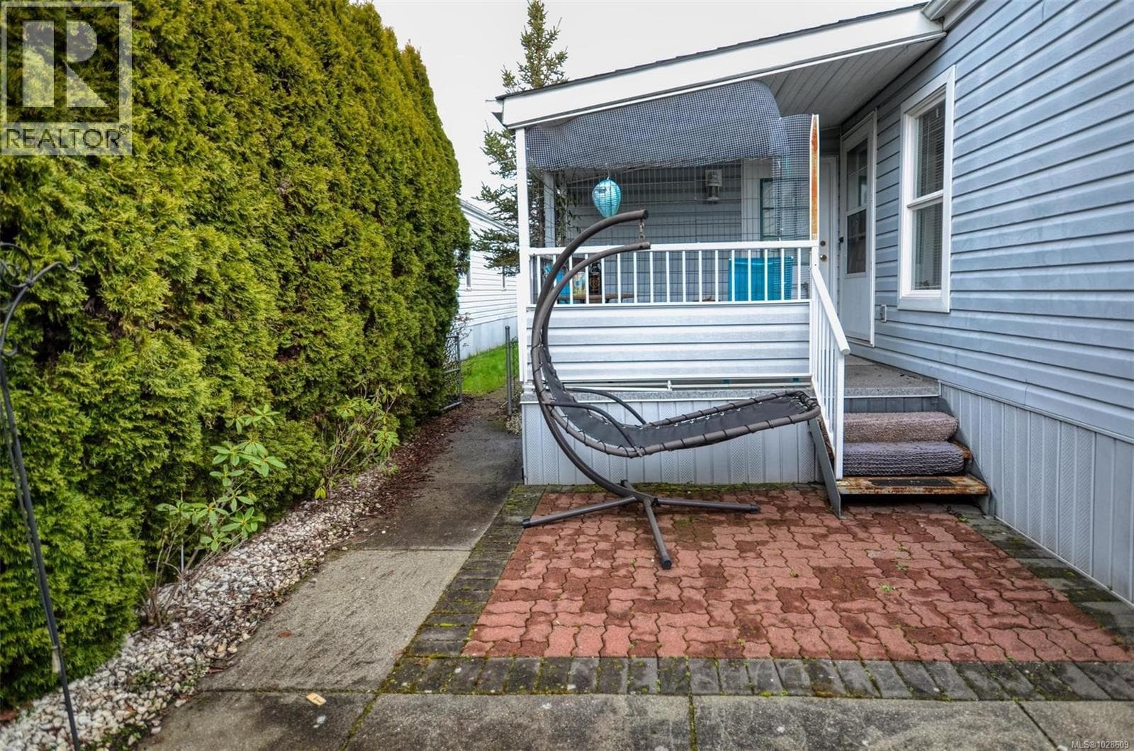 85 7583 Central Saanich Rd photo 2