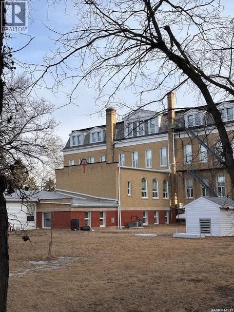 401 1st AVENUE — photo 2