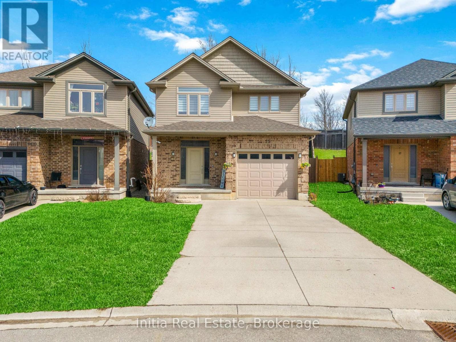 3 bed 4 bath single family at 25 QUEENSWAY DRIVE — $599,000