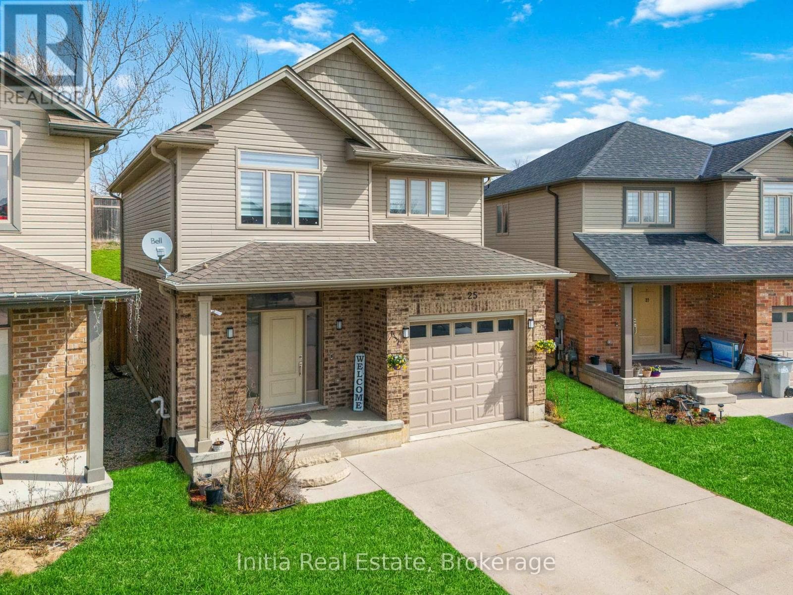 25 QUEENSWAY DRIVE photo 2