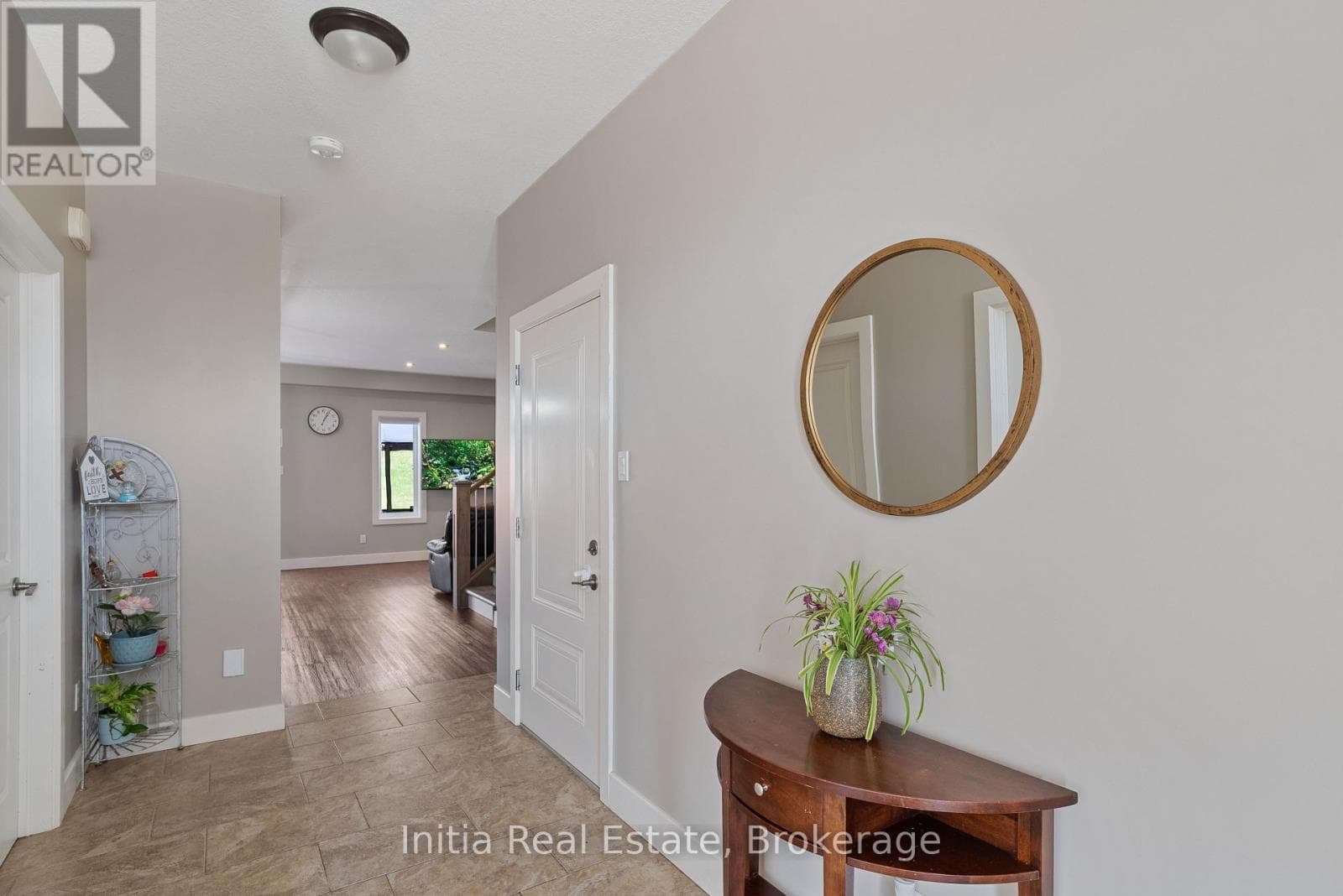 25 QUEENSWAY DRIVE photo 5