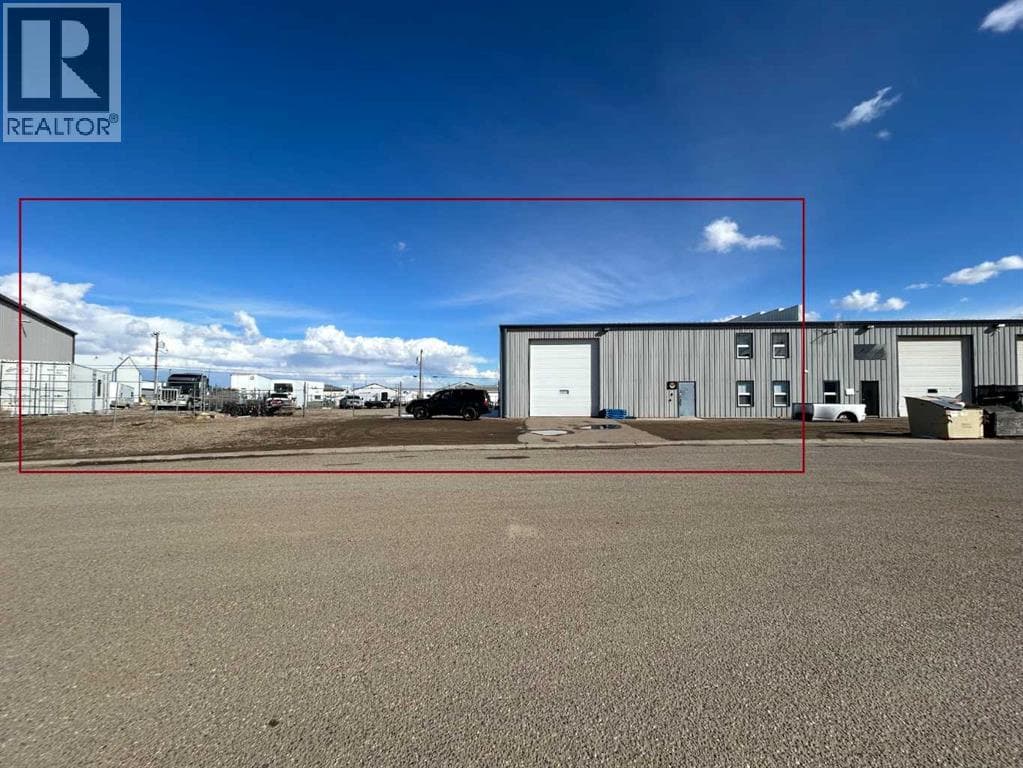 28 Pembina Drive NE