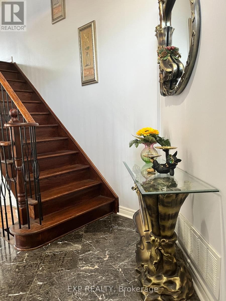 129 LEDGE ROCK DRIVE photo 3