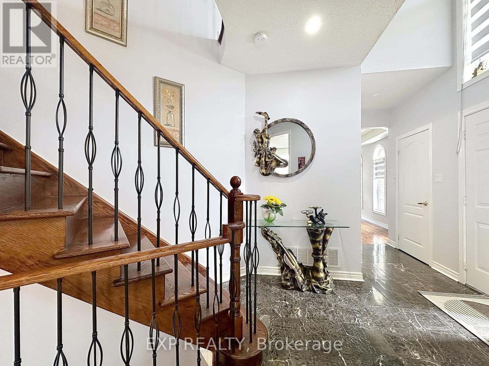 129 LEDGE ROCK DRIVE photo 4