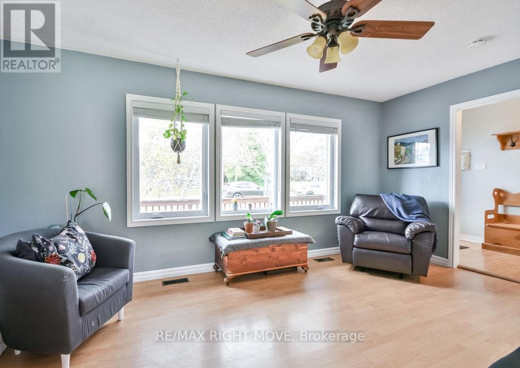 3811 LEO CRESCENT photo 4