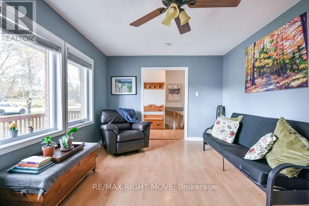 3811 LEO CRESCENT photo 5