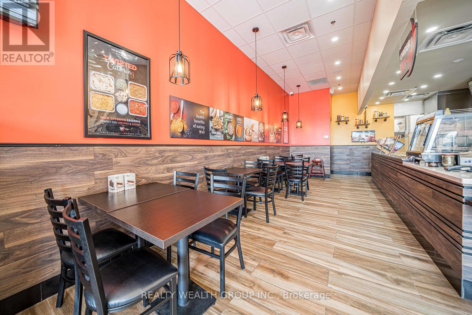 4 - 370 KENT STREET W photo 3