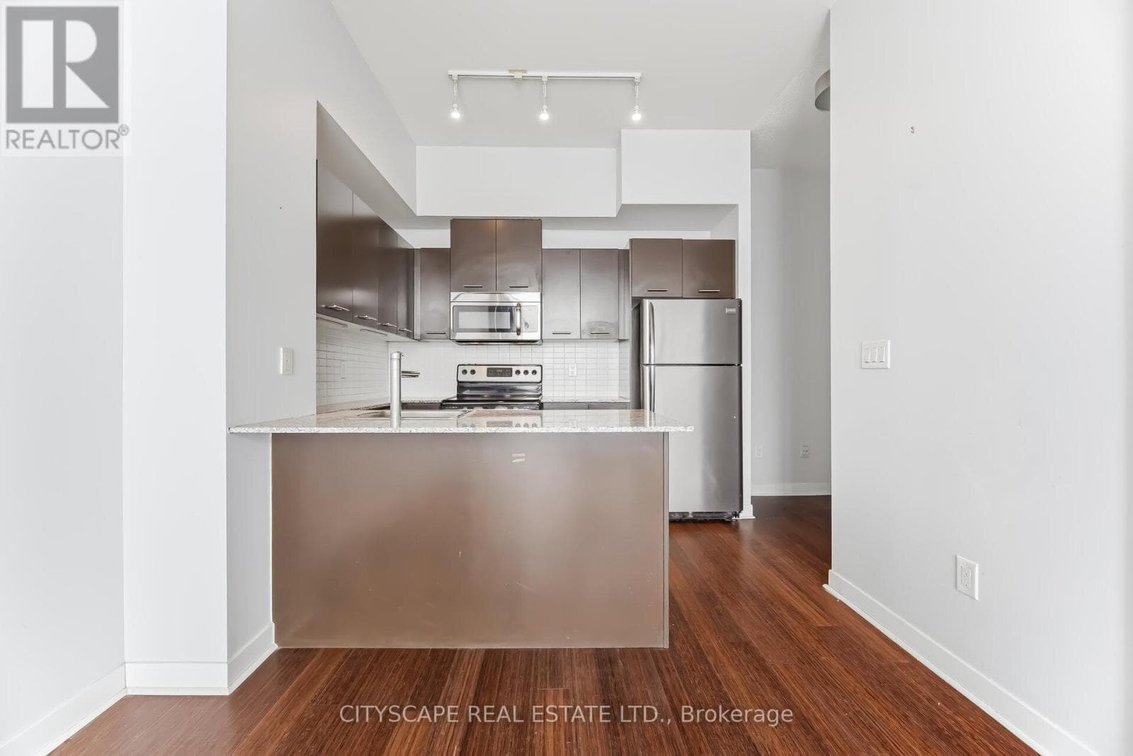 3212 - 360 SQUARE ONE DRIVE photo 3