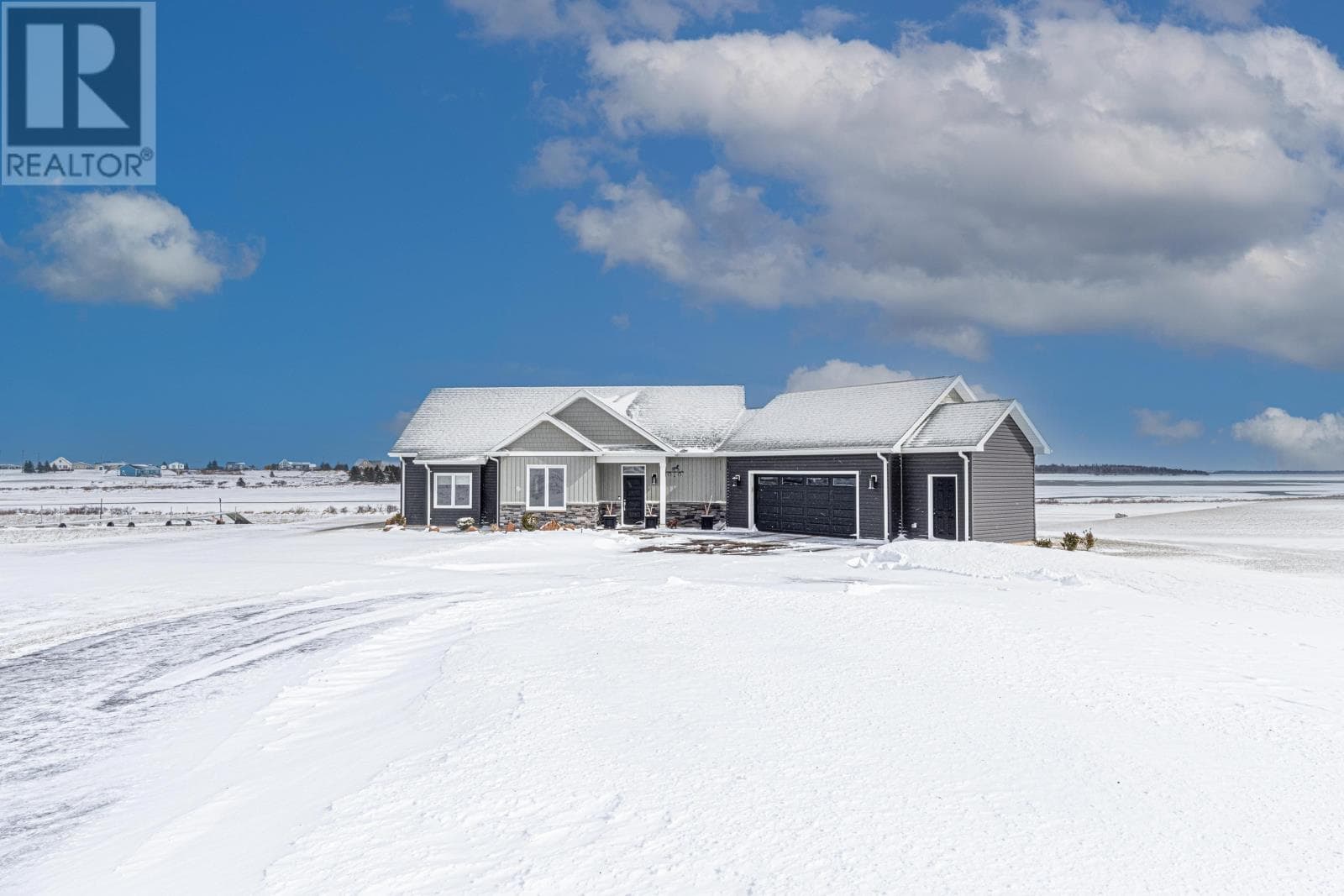 148 BLUE BAY Drive photo 2