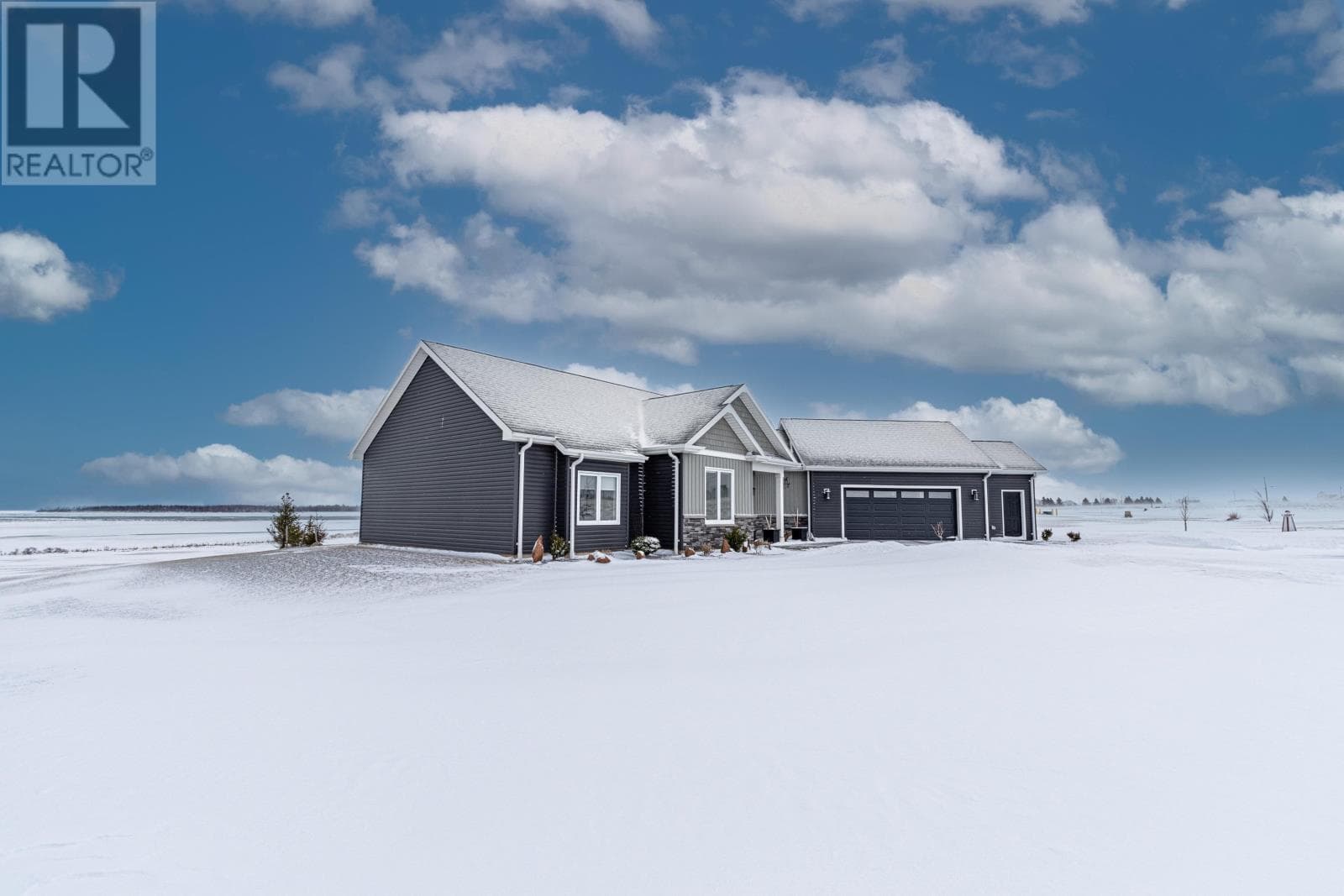 148 BLUE BAY Drive photo 4