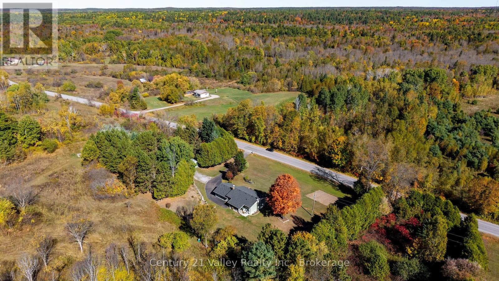 255 FLAT ROAD photo 3