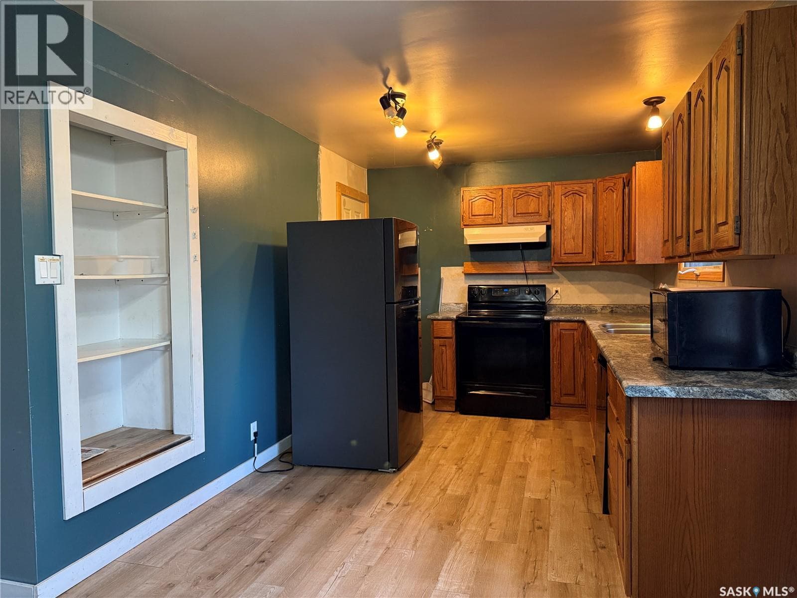 518 3rd AVENUE W photo 3