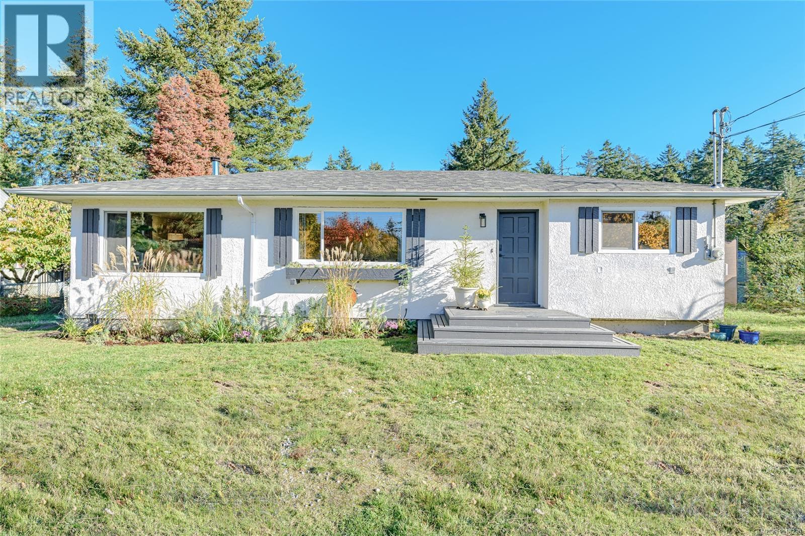 273 Maliview Dr photo 5