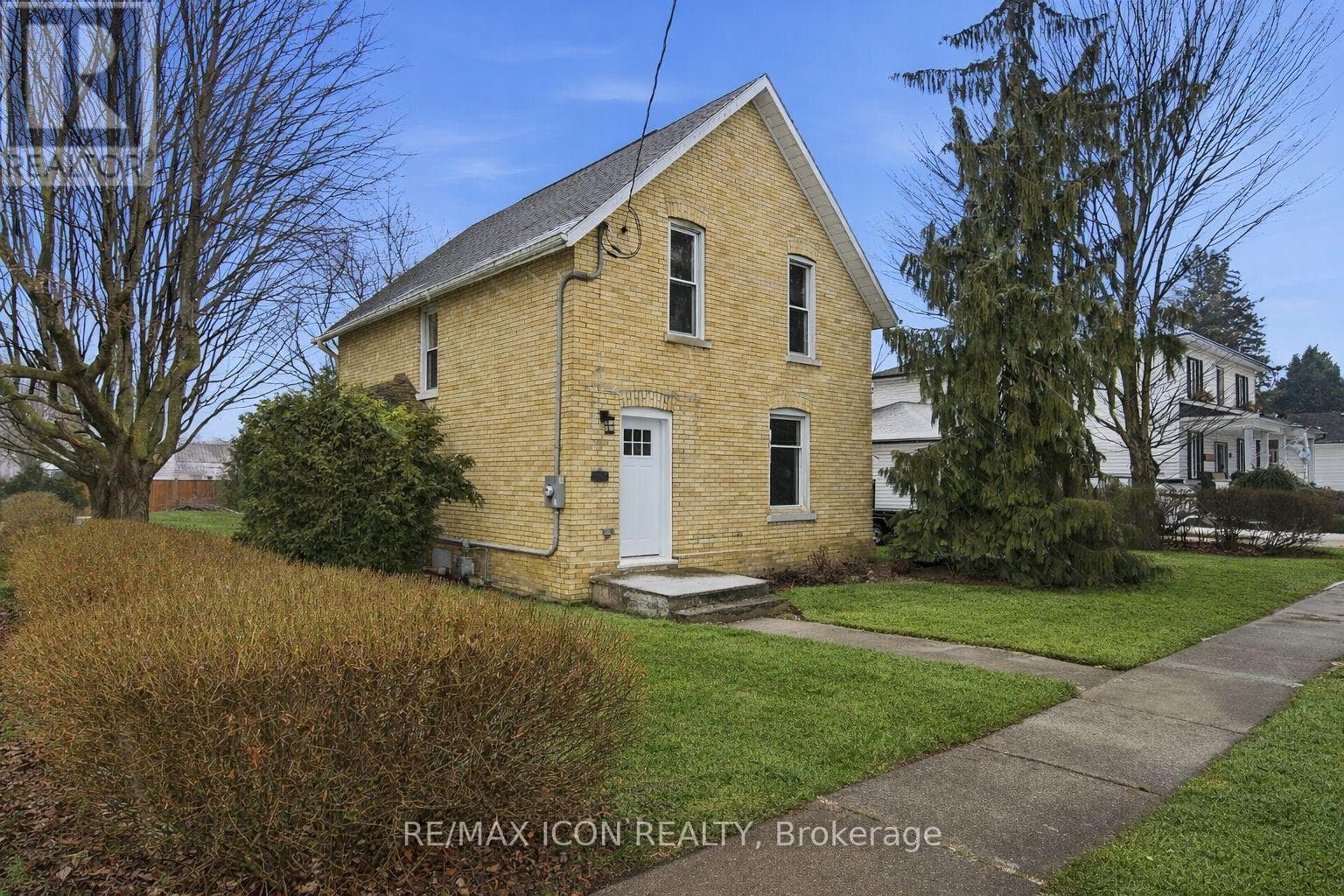 3 bed 2 bath single family at 182 MAPLE STREET — $565,000
