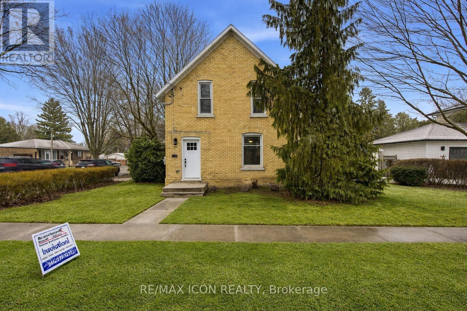 182 MAPLE STREET photo 2