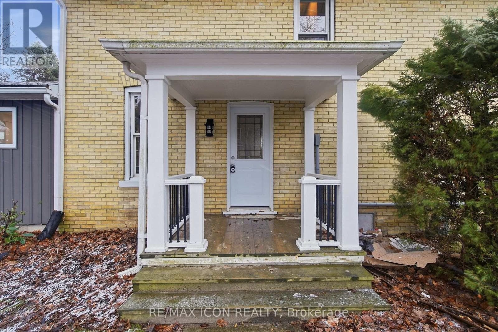 182 MAPLE STREET photo 5
