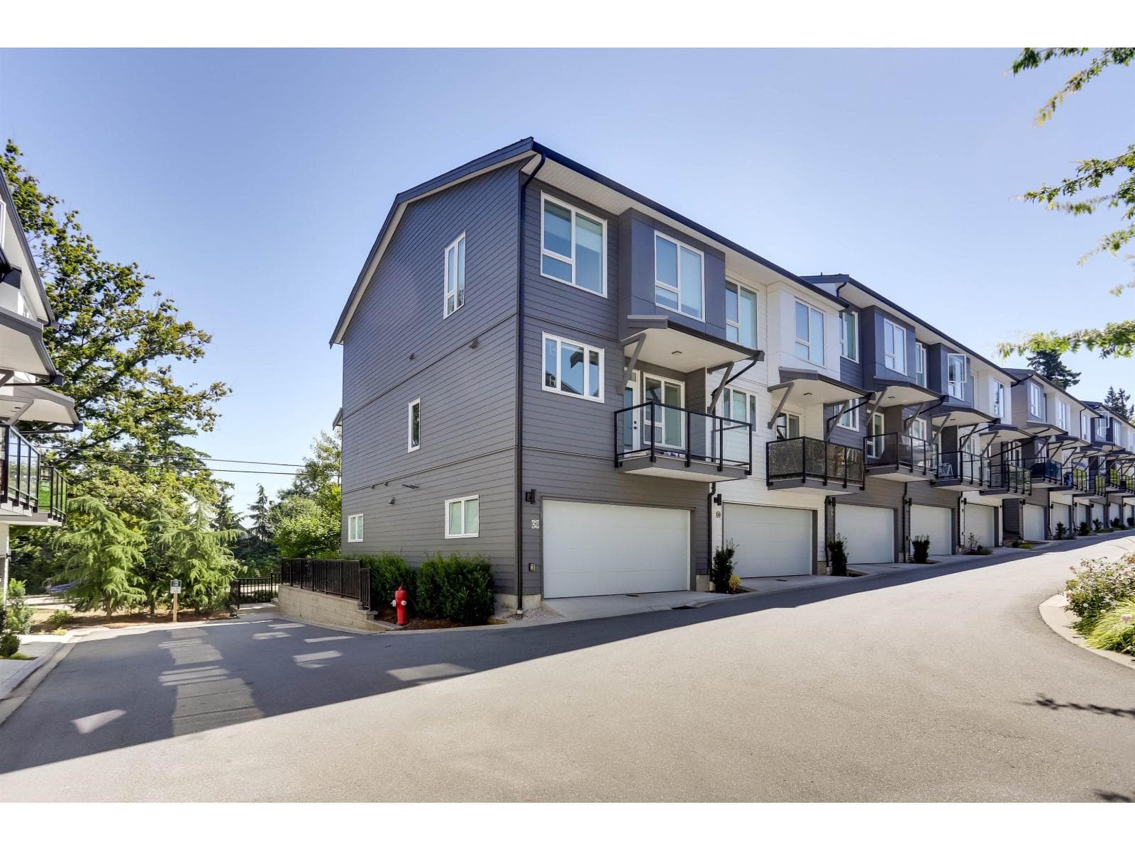 26 15030 28 AVENUE photo 2