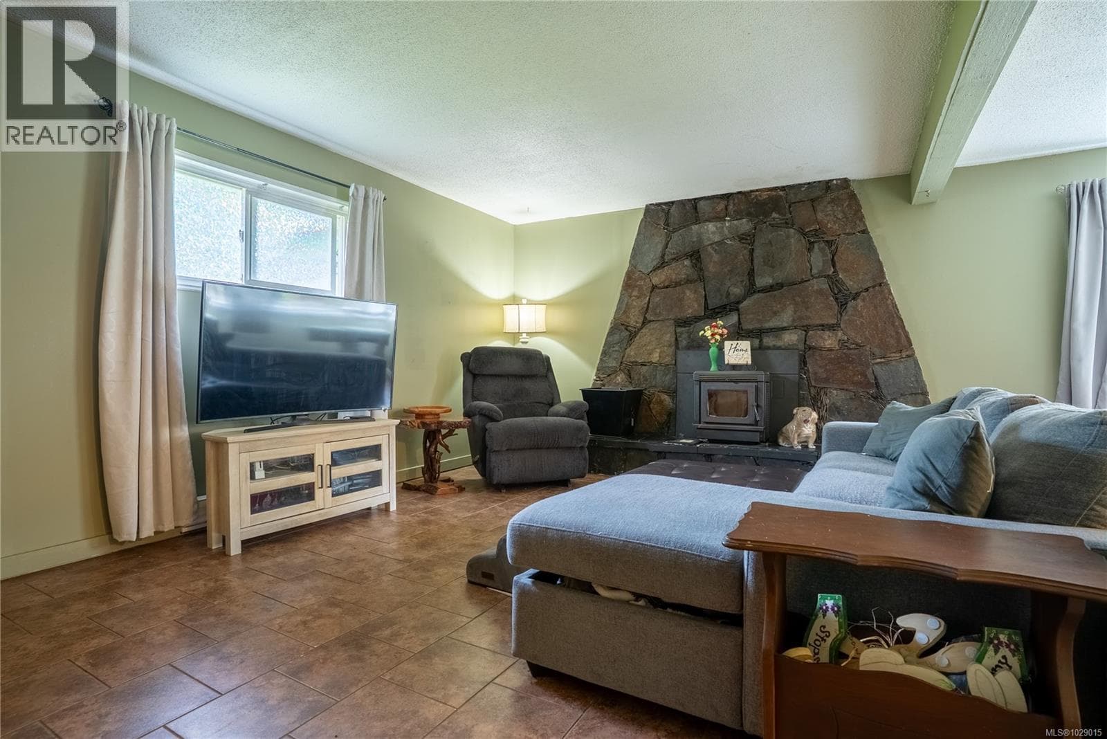 2808 Sooke Lake Rd photo 4