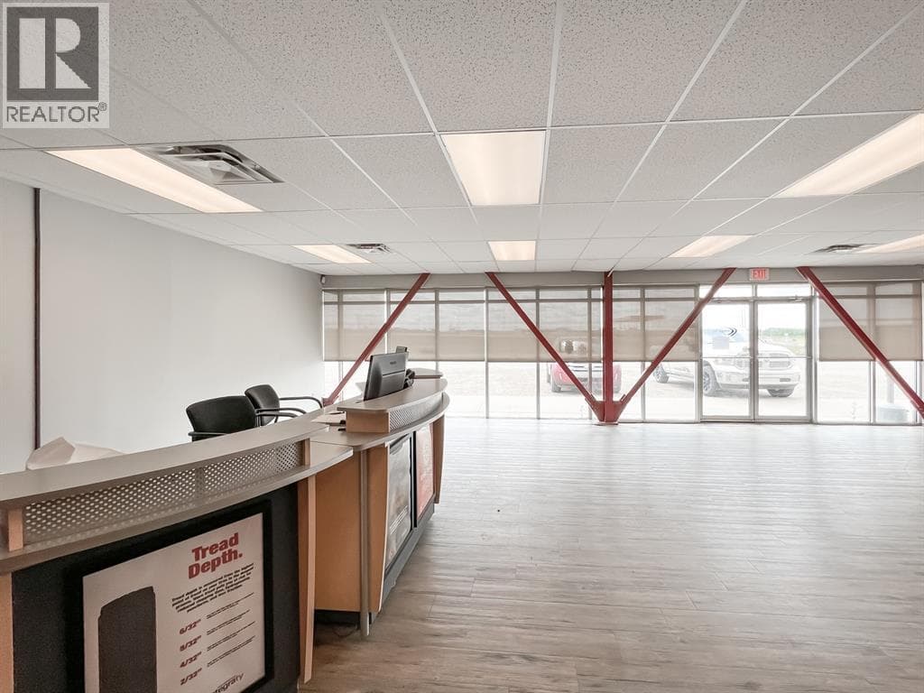 650 Sunrise RD — photo 3