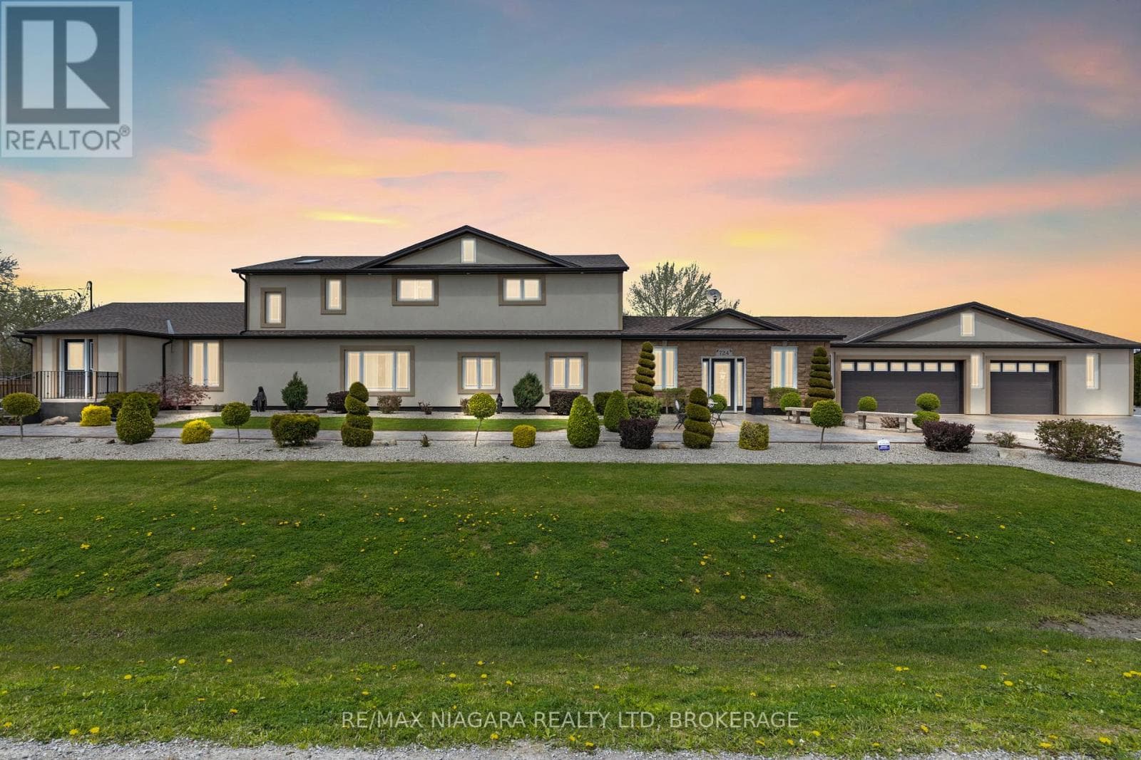 4 bed 3 bath single family at 724 LINE 3 ROAD S — $1,429,000