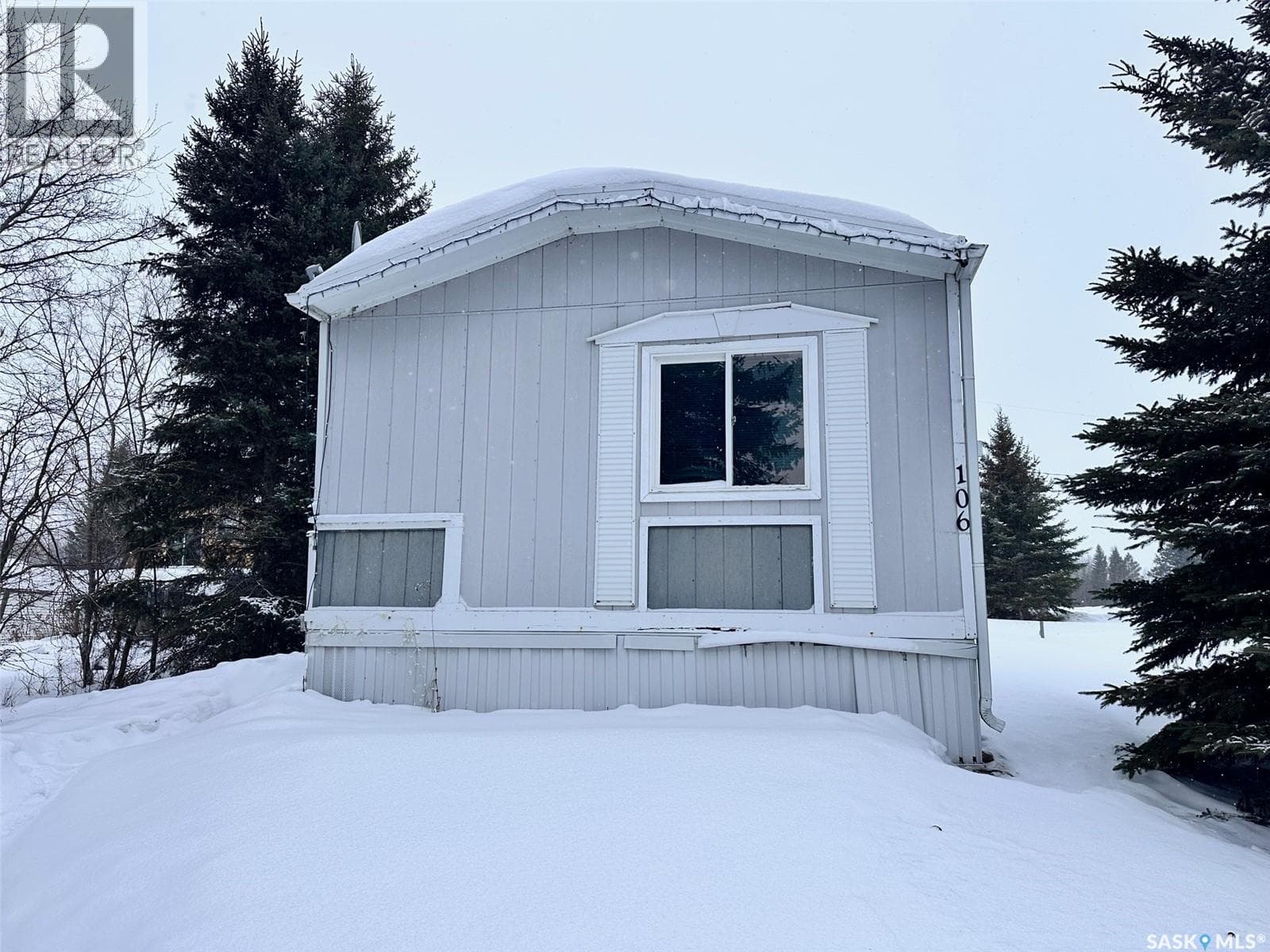 3 bed 2 bath single family at 106 2nd AVENUE SW — $75,500