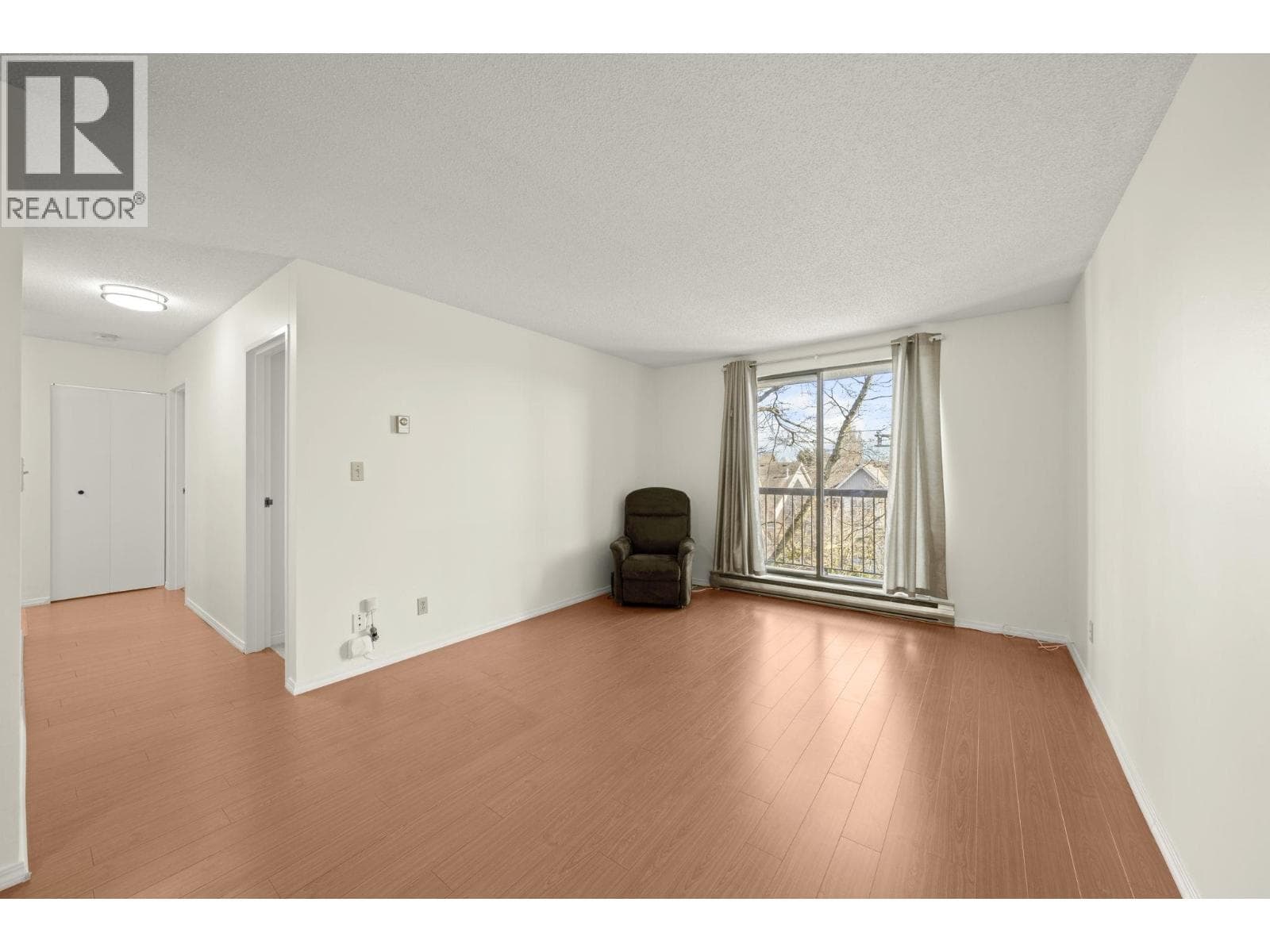312 8391 BENNETT ROAD photo 3