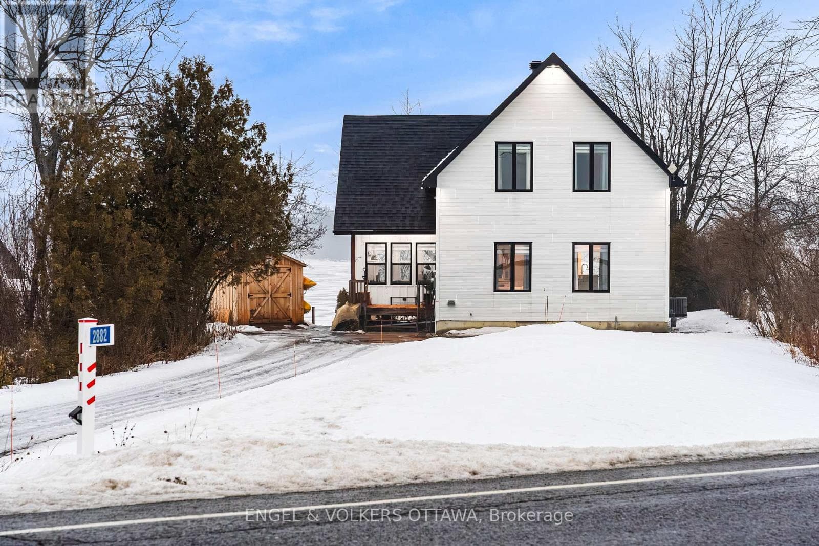 2882 BAY ROAD photo 2