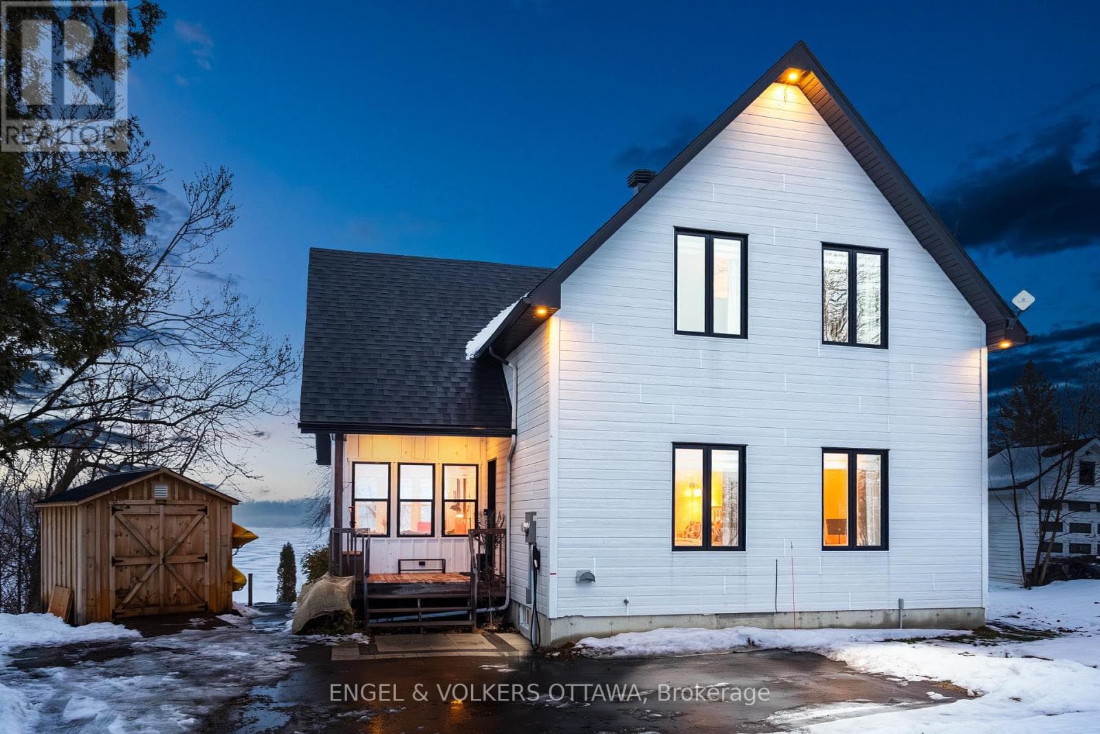 2882 BAY ROAD photo 4