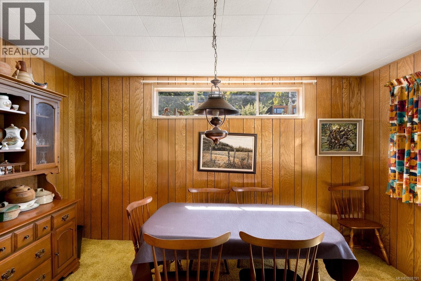 5015 Cordova Bay Rd photo 5