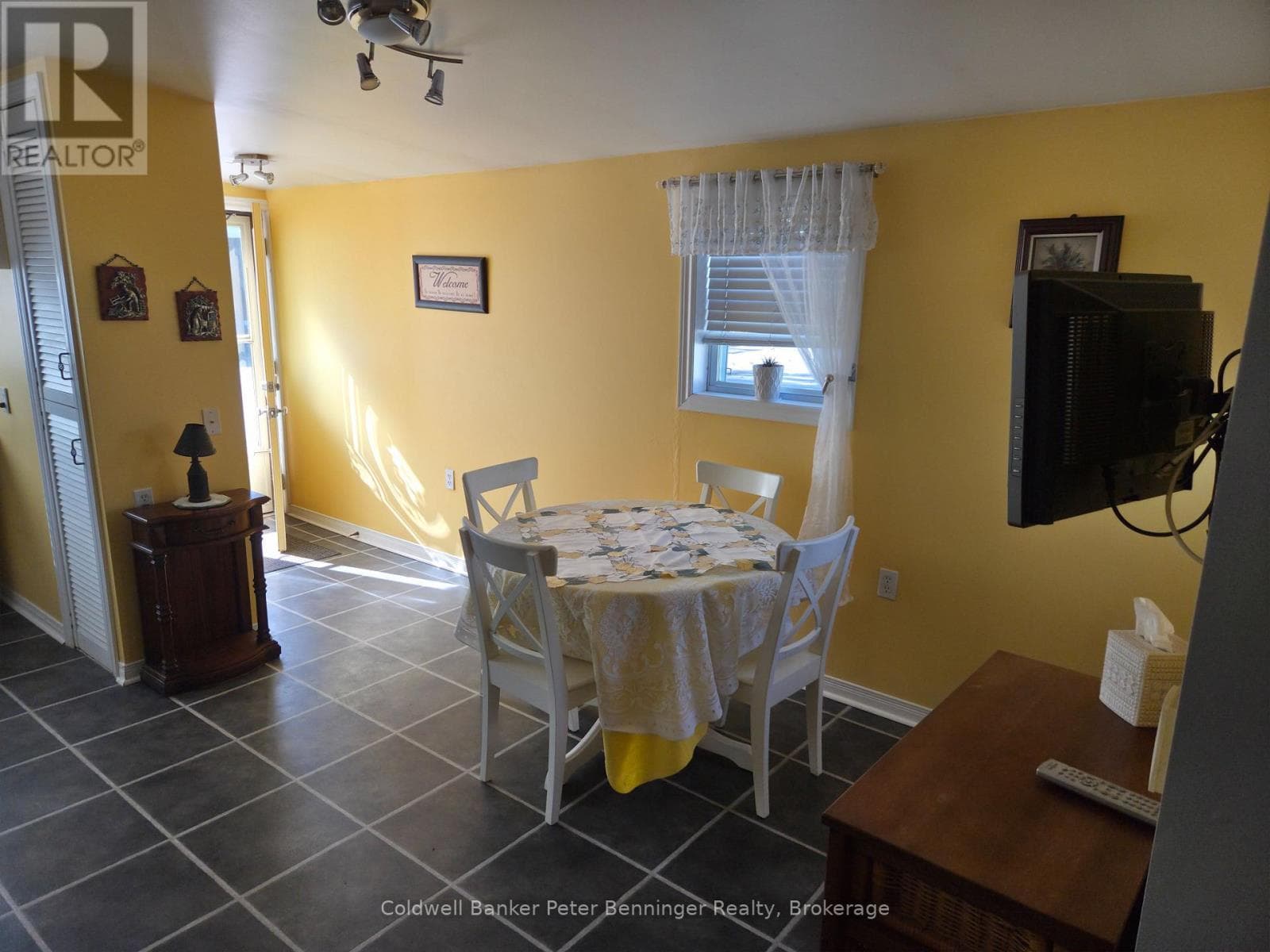 123 SCOTT STREET photo 3