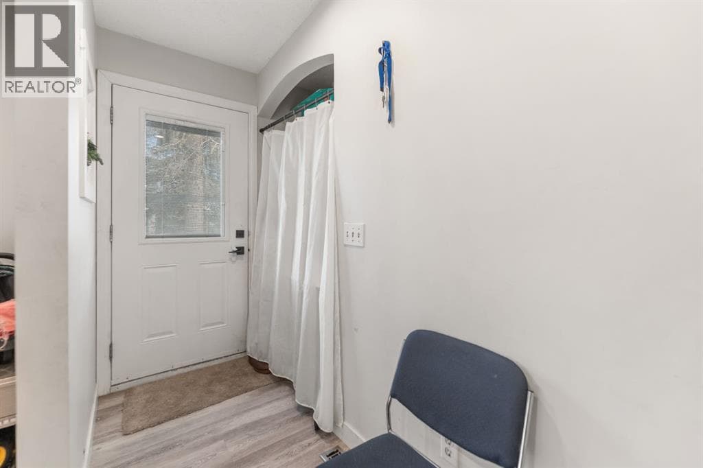 259 MANORA Crescent NE — photo 3