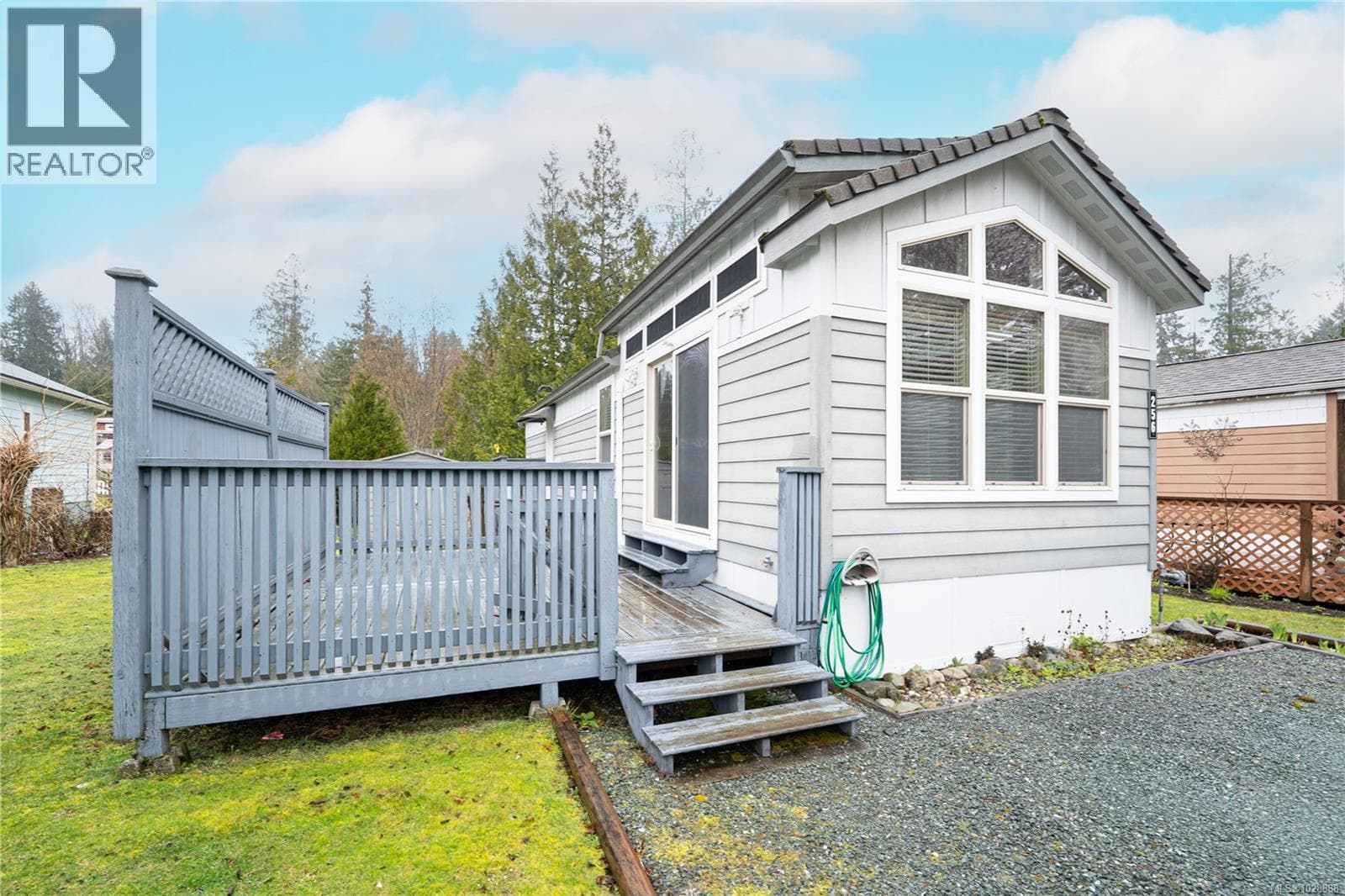 1 bed 1 bath single family at 256 3042 River Rd — $226,700