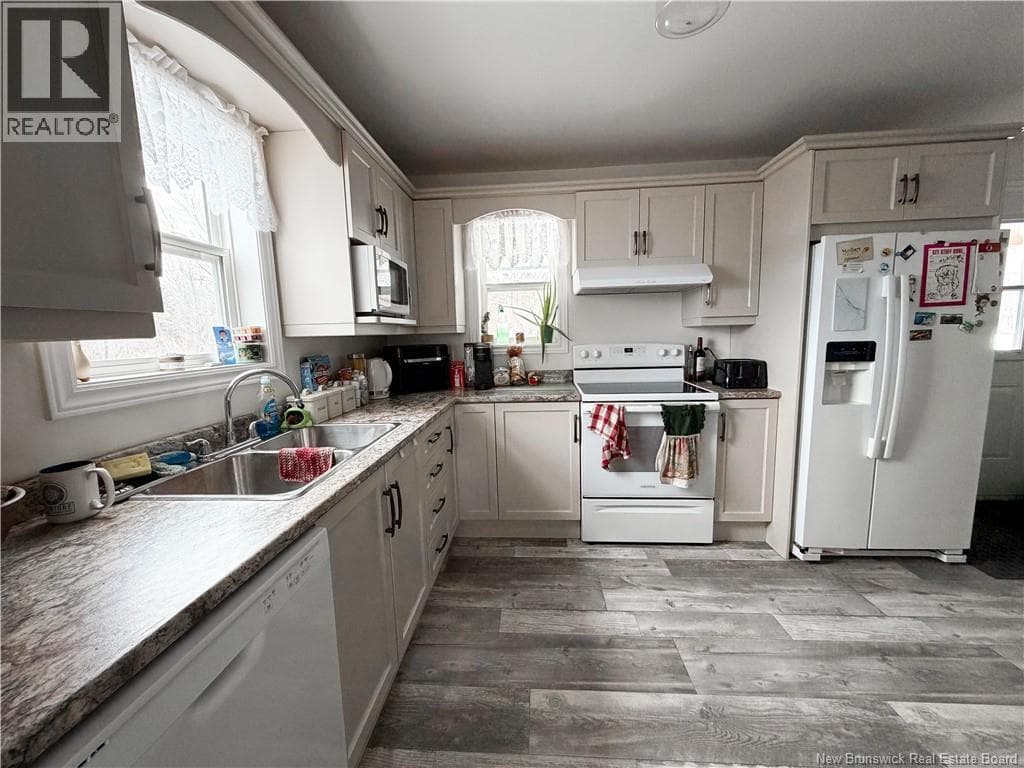 334 Restigouche Drive — photo 3