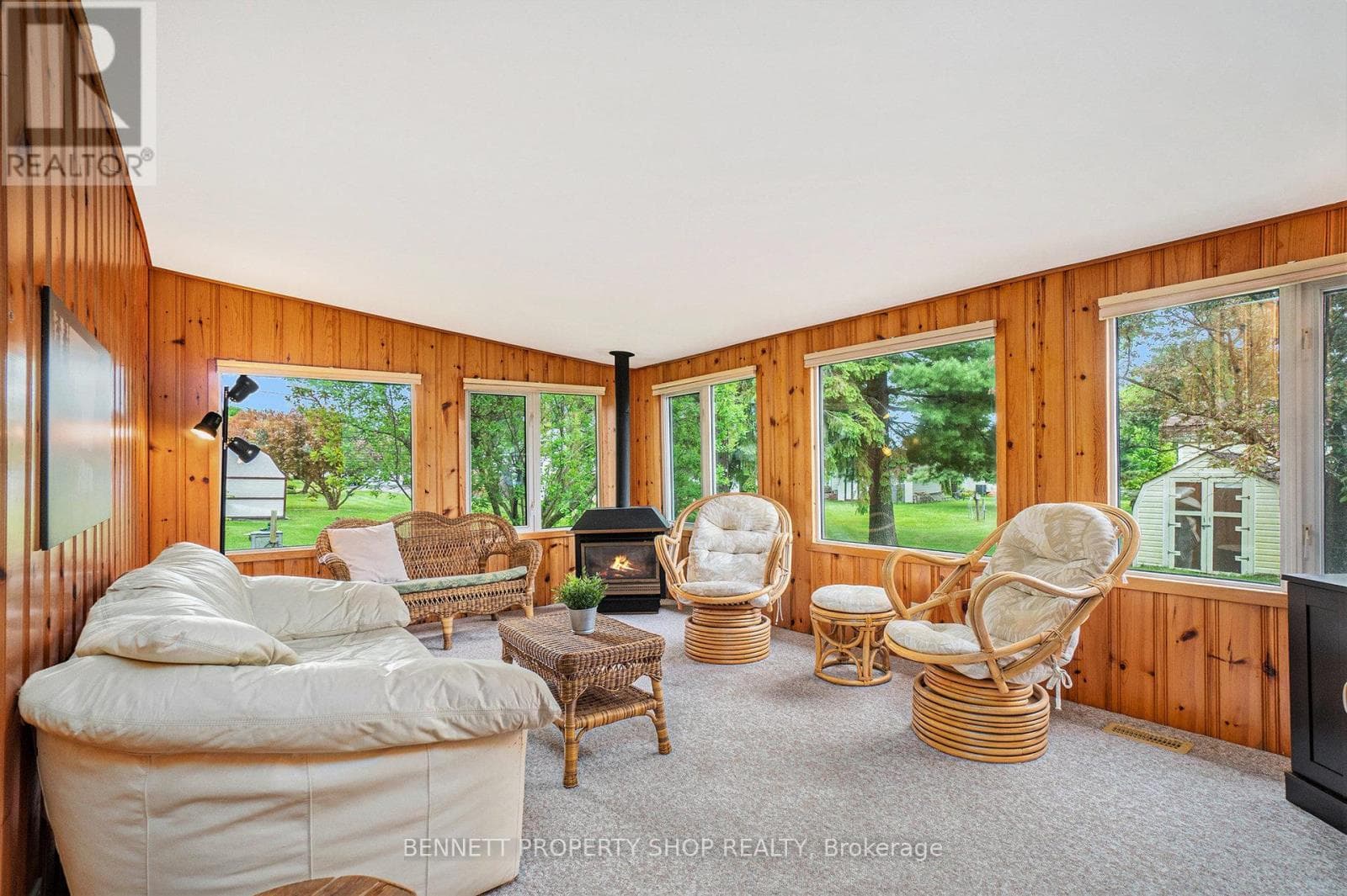 36 WOODSIDE LANE photo 4