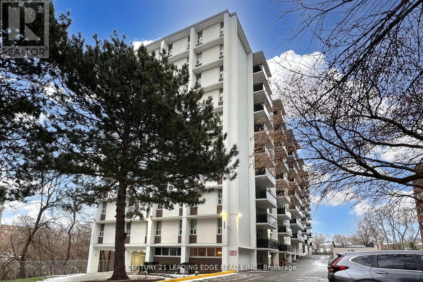 1005 - 2245 EGLINTON AVENUE E photo 2