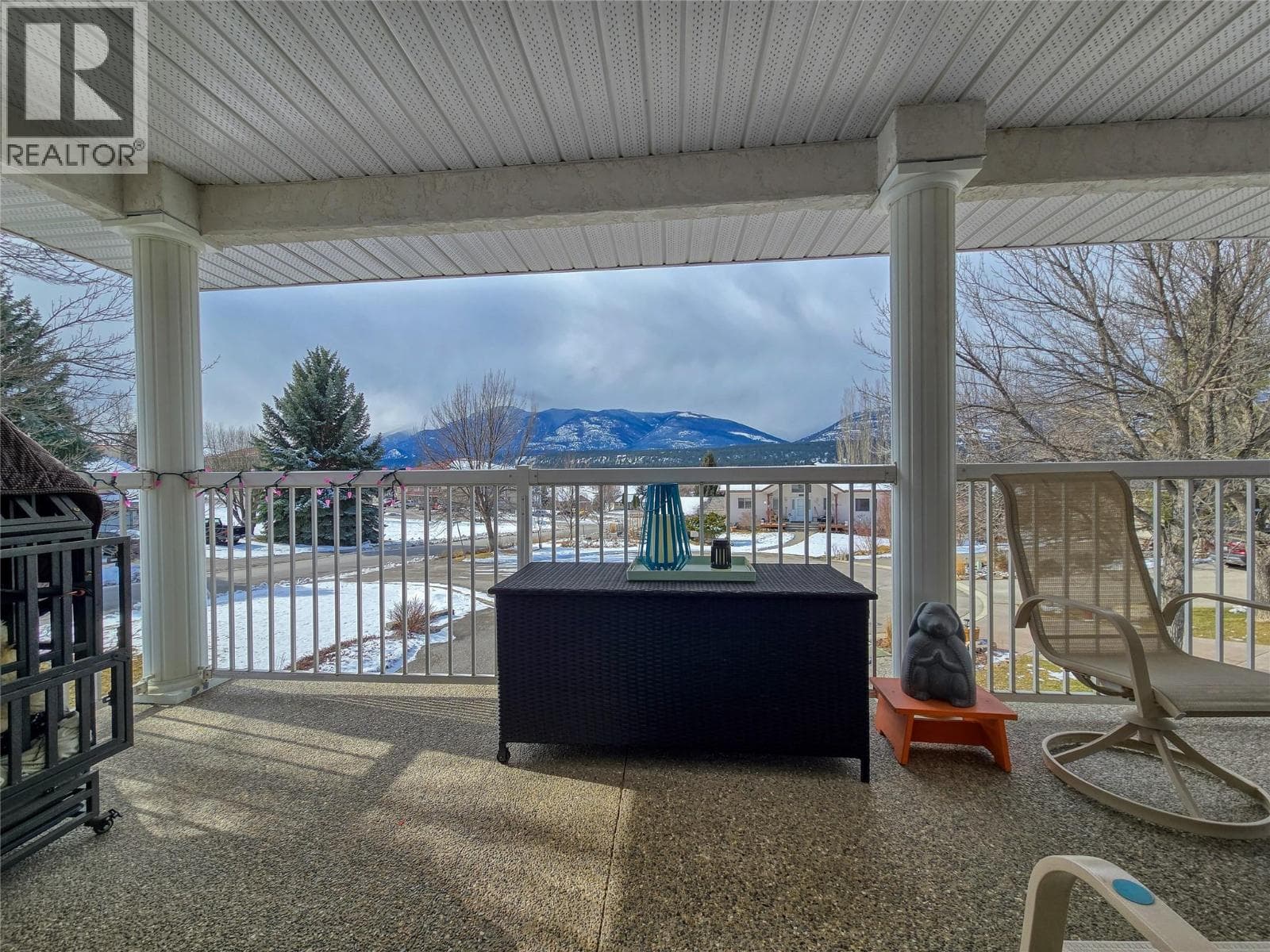 5031 RIVERVIEW Road photo 4