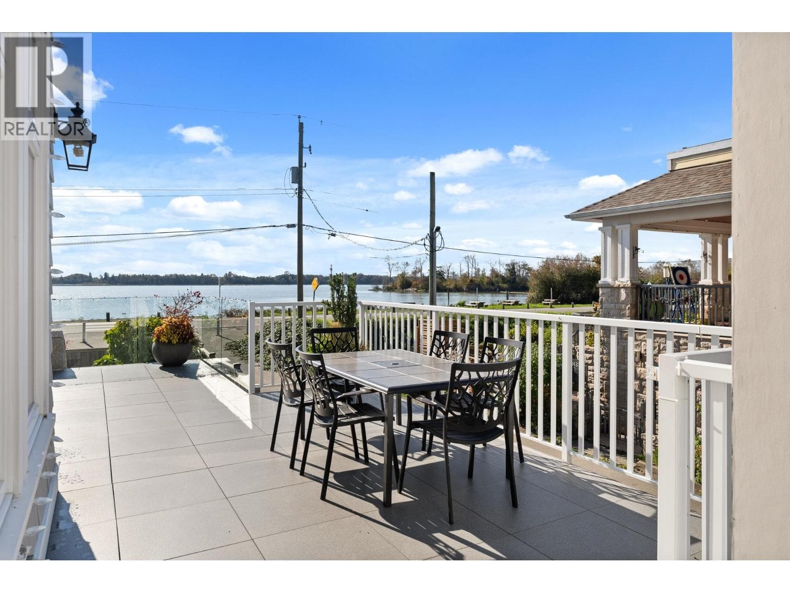 6461 DYKE ROAD photo 4