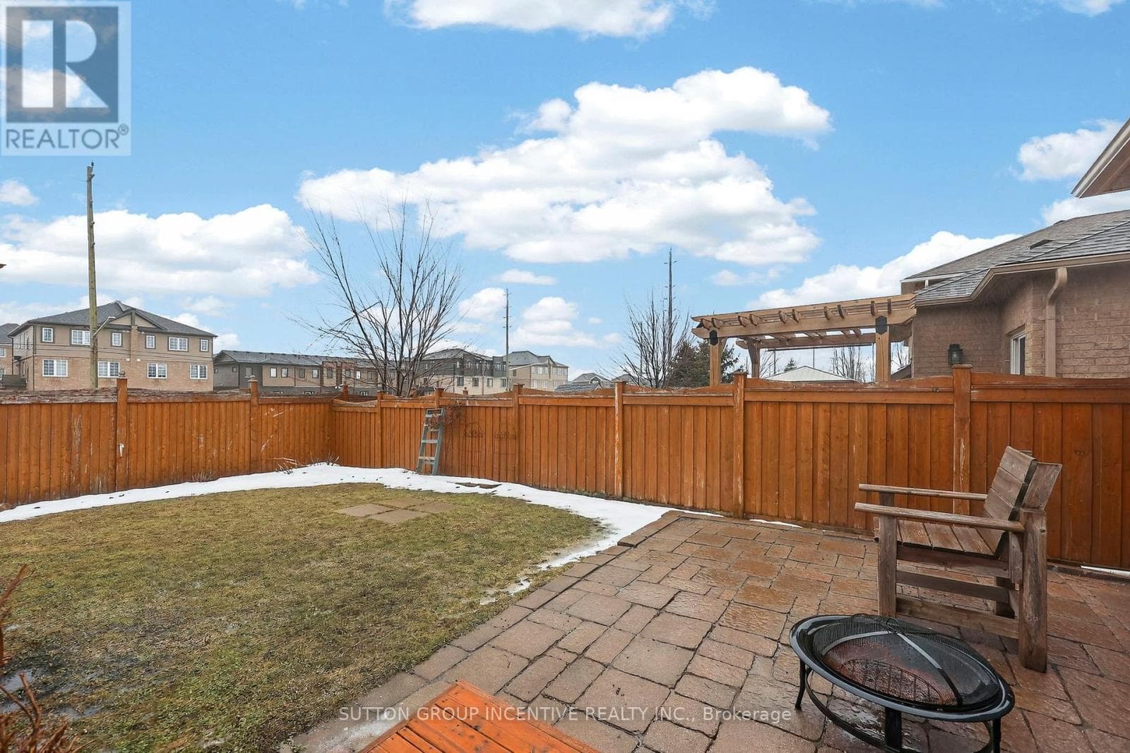 116 SUN KING CRESCENT photo 4