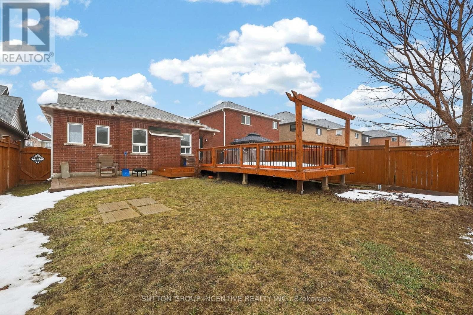 116 SUN KING CRESCENT photo 5