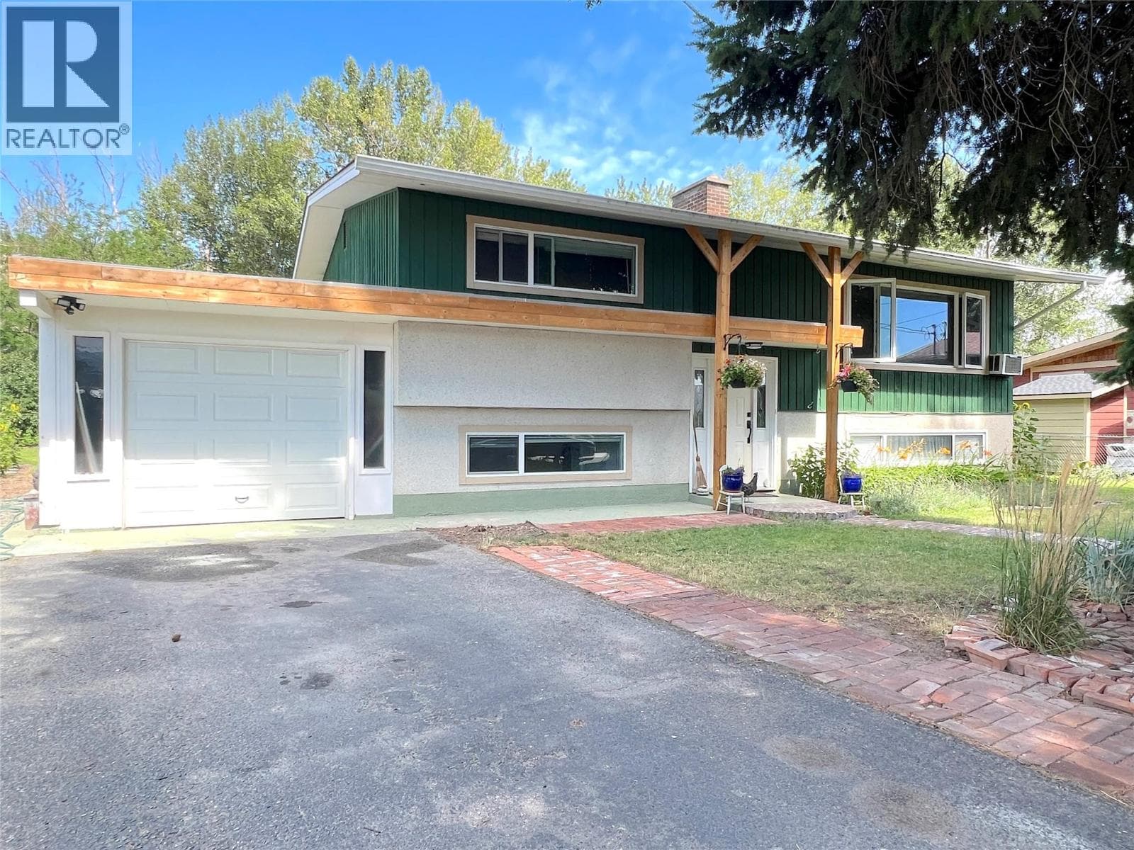 4 bed 2 bath single family at 4030 San Clemente Avenue — $849,000