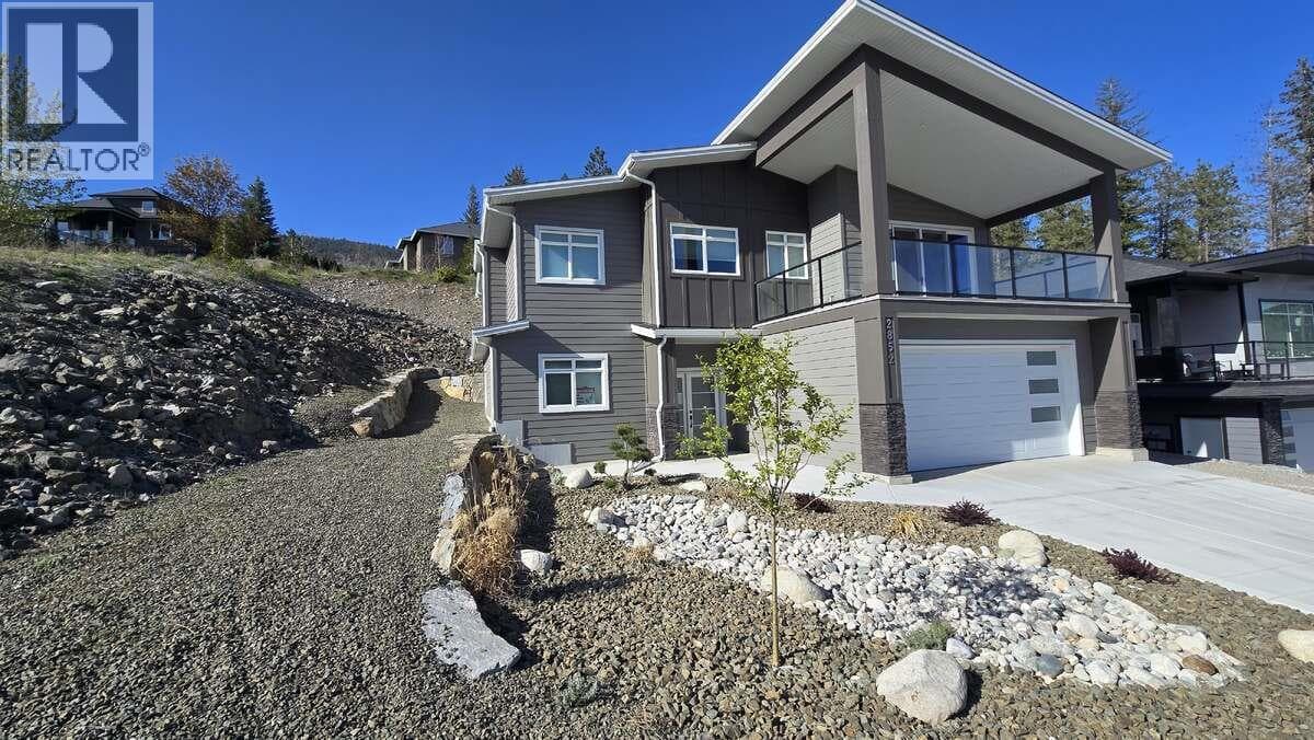 2852 Canyon Crest Drive photo 2