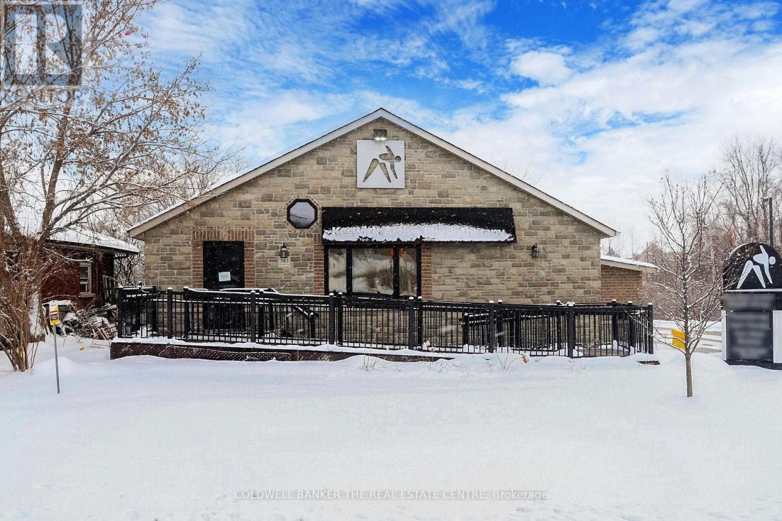 543 THE QUEENSWAY S photo 2