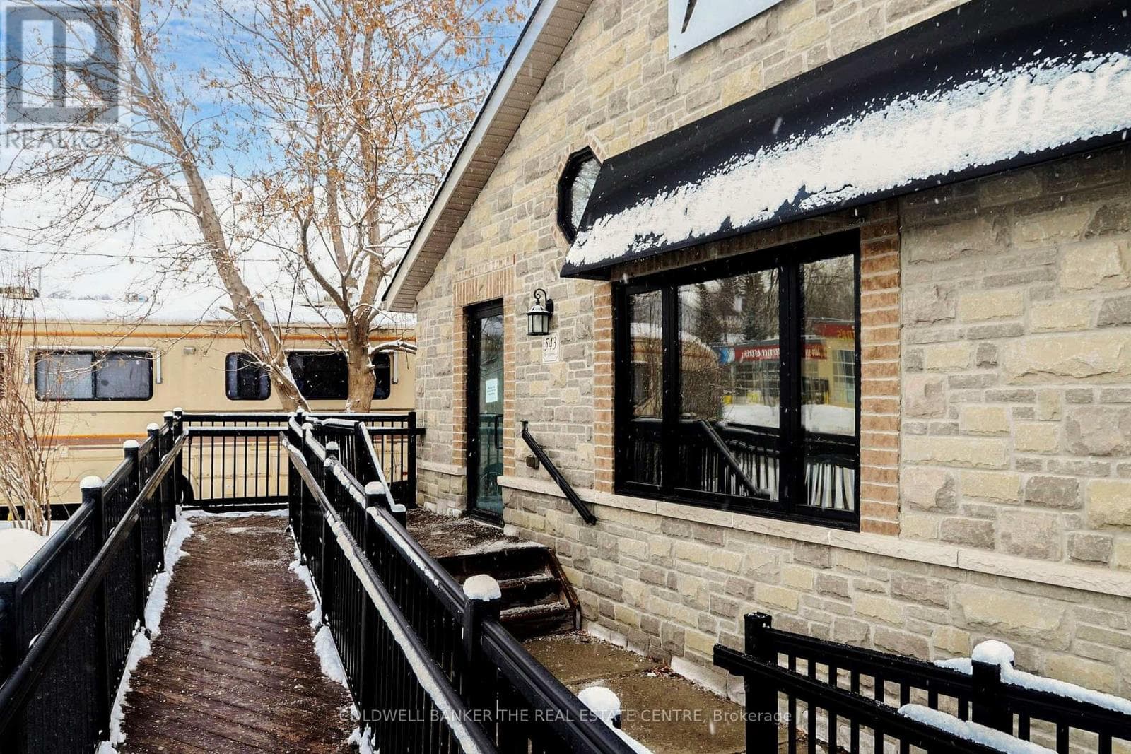 543 THE QUEENSWAY S photo 3