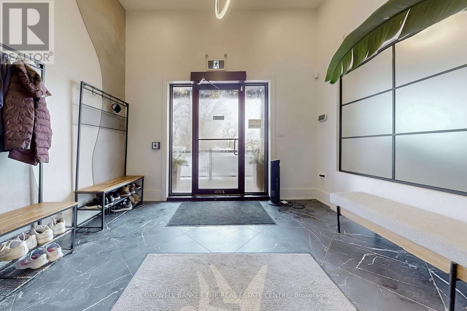 543 THE QUEENSWAY S photo 4