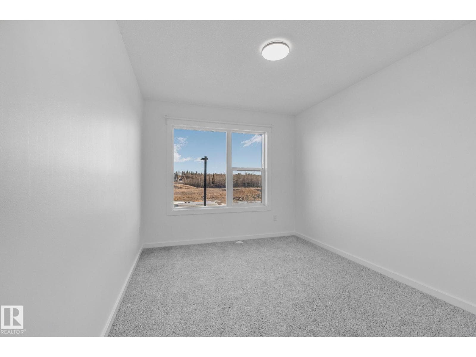 #84 5 RONDEAU DR photo 2