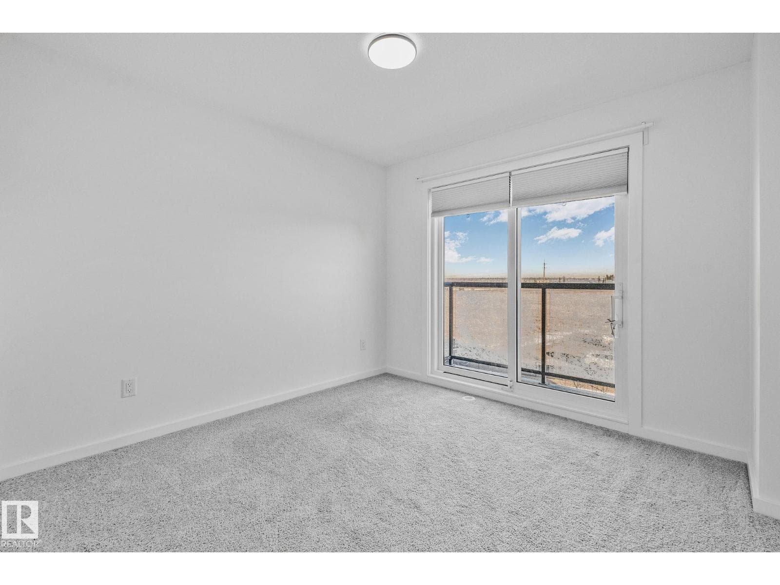 #84 5 RONDEAU DR photo 4