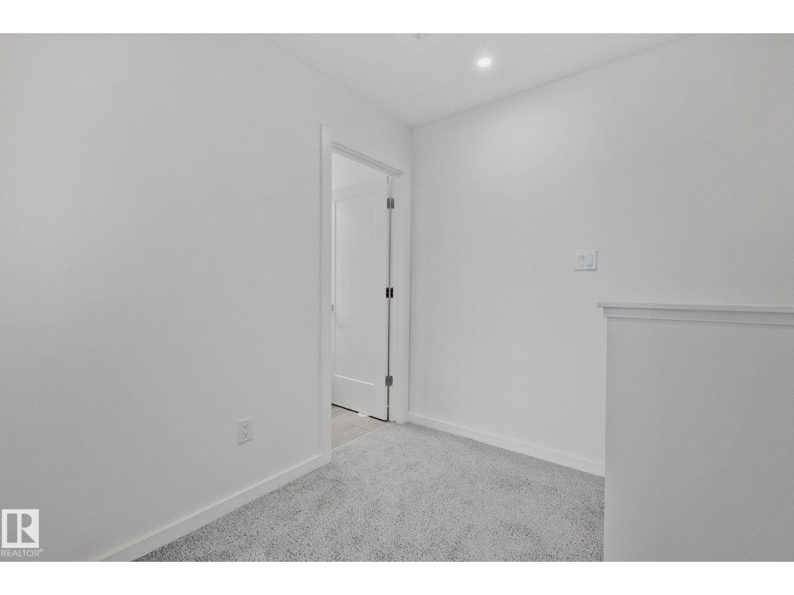 #84 5 RONDEAU DR photo 5