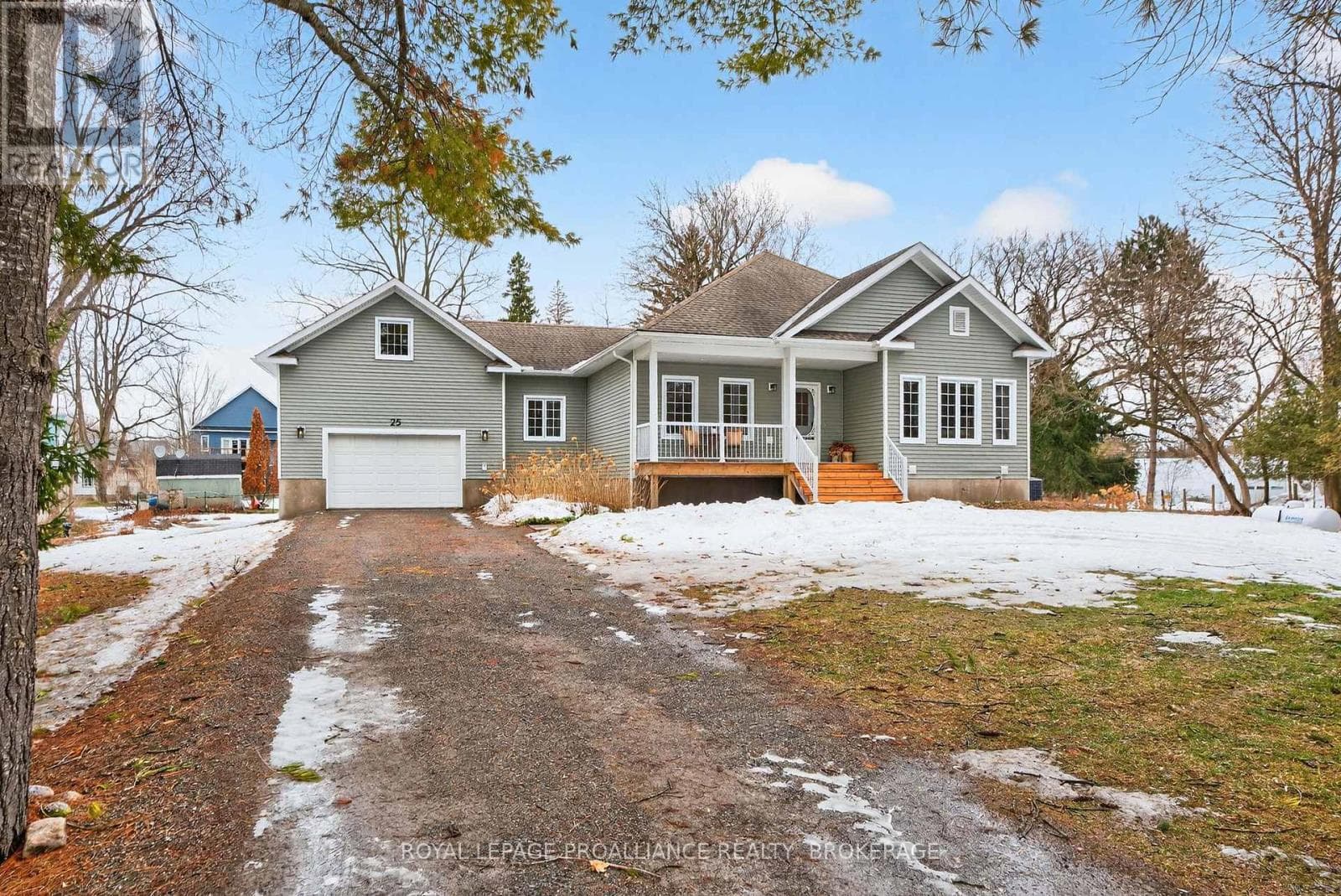 4 bed 3 bath single family at 25 GEORGE STREET E — $829,000