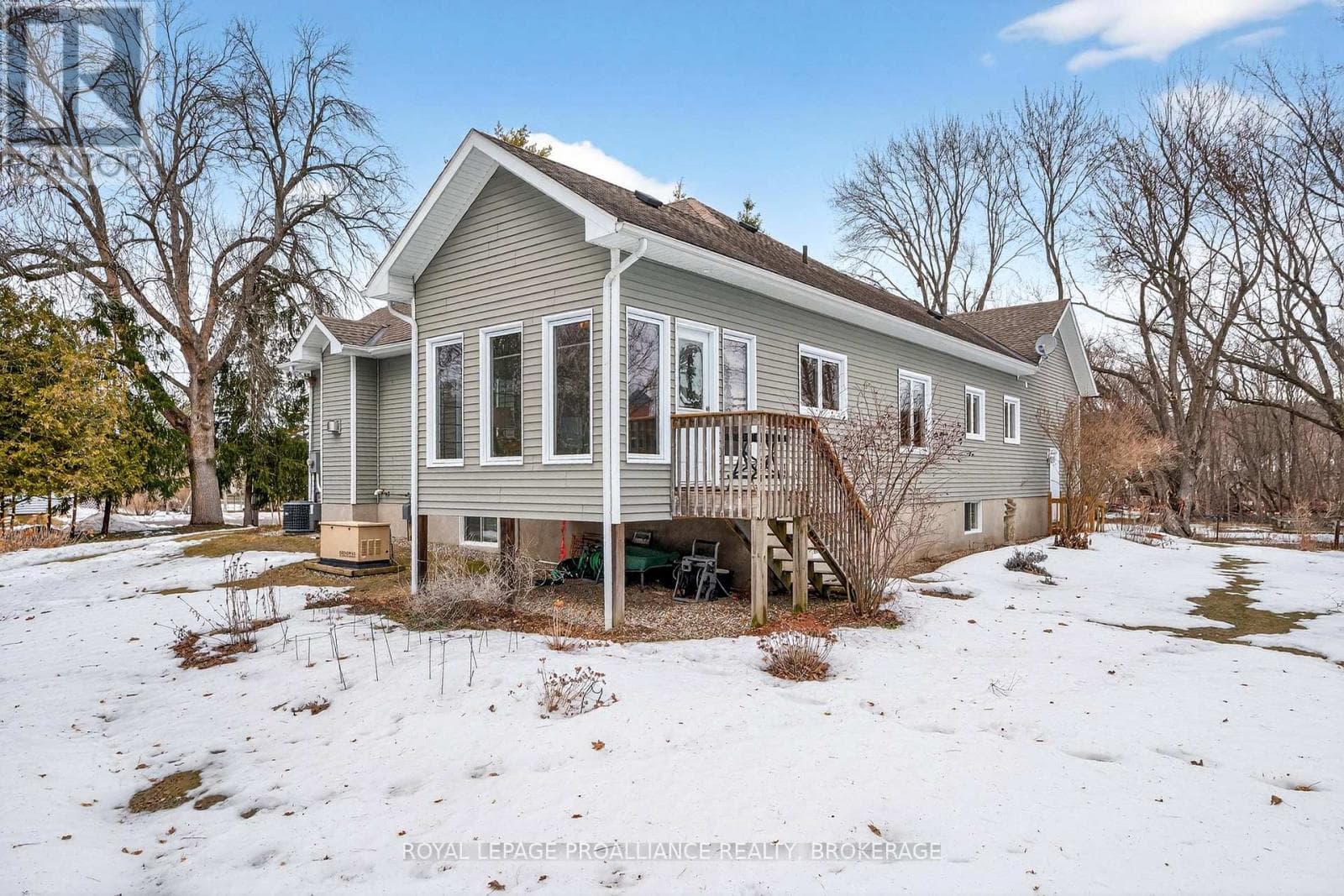 25 GEORGE STREET E photo 4