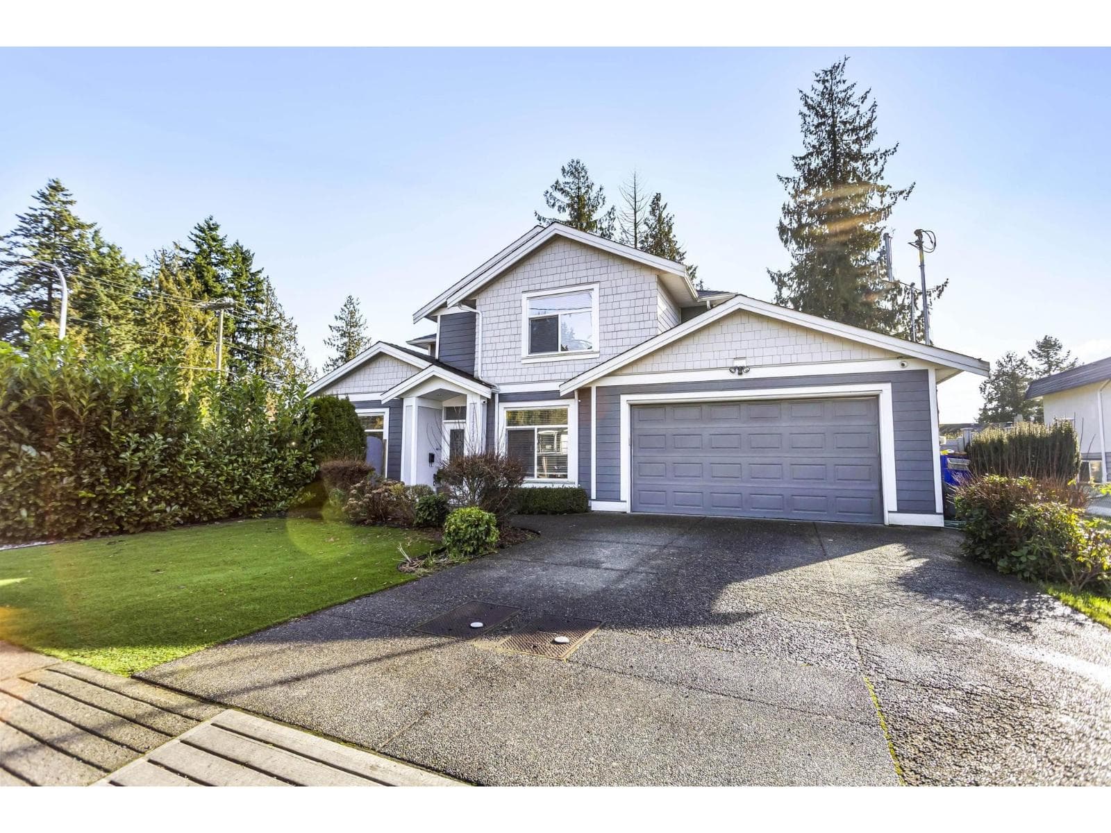 11790 80 AVENUE photo 2